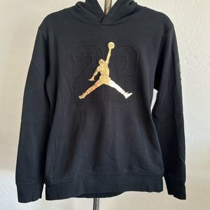 Jordan sweater boys size XL. Wash-wear- preloved